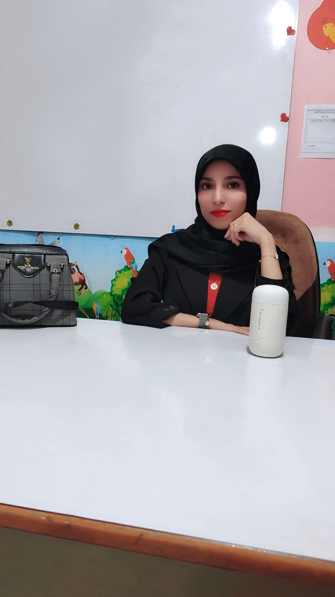 استاذ سیده فرشته حسینی فالحی - استاد زبان کره ای و انگلیسی